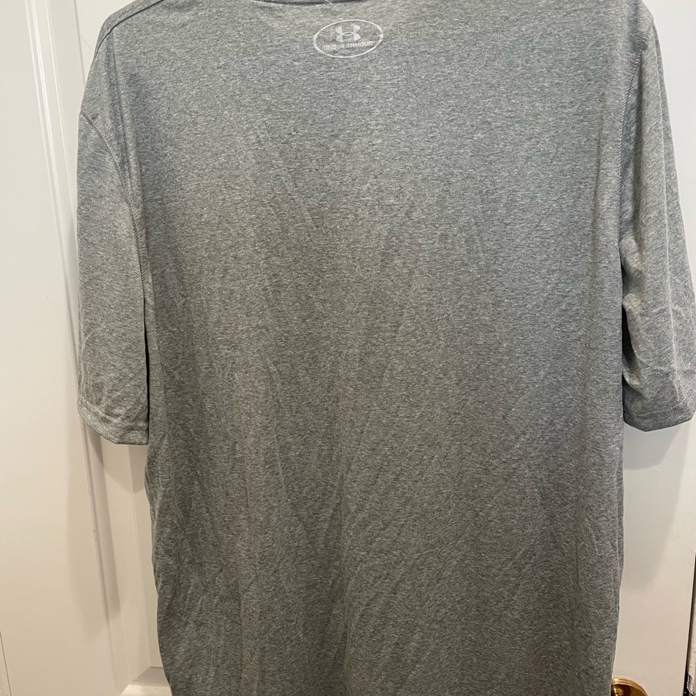COPY - New gray men’s Under Armour t-shirt. - Picture 4 of 4